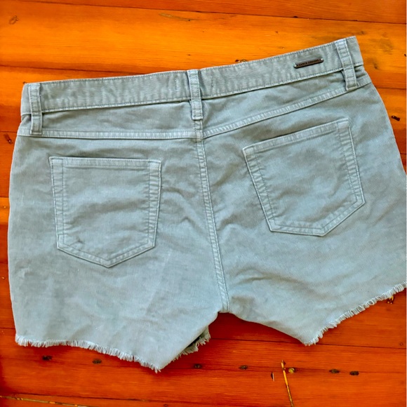 Carve Designs Oahu Butter 4 in. shorts - Olive - Picture 6 of 8